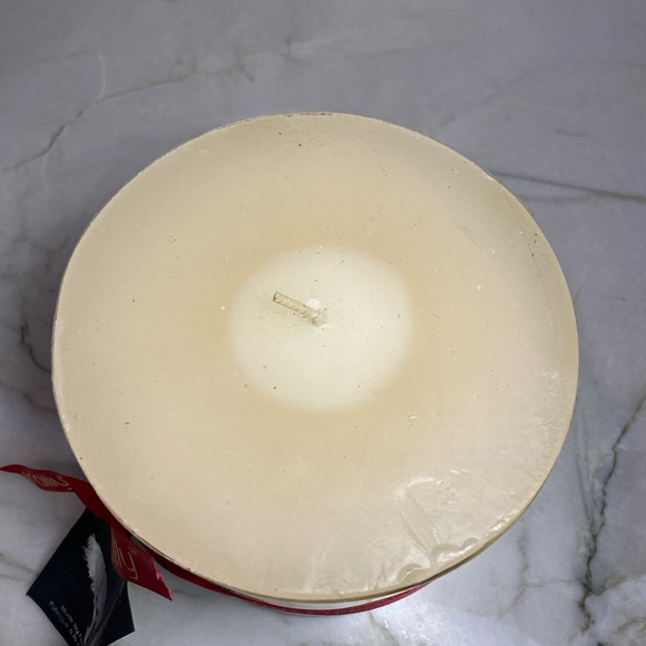 Naturally 5” cylinder candle. unique Candle New - Picture 4 of 7